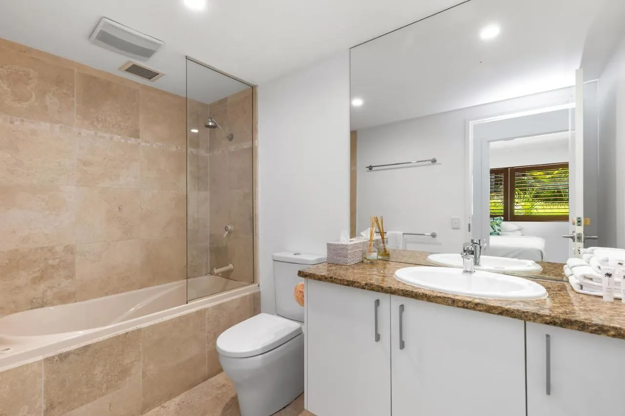Noosa Crest Luxury Ocean View Apartment 32