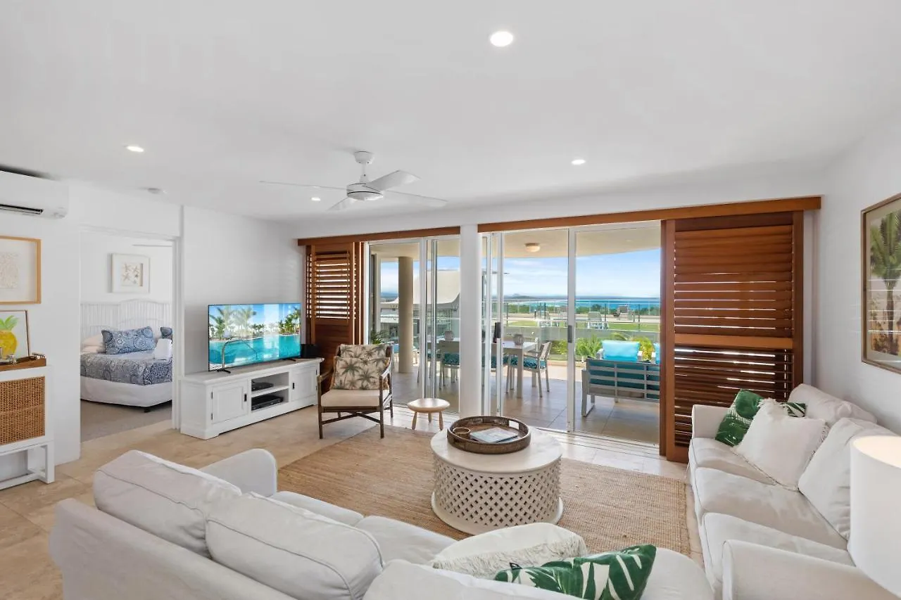 Noosa Crest Luxury Ocean View Apartment 32 Avustralya