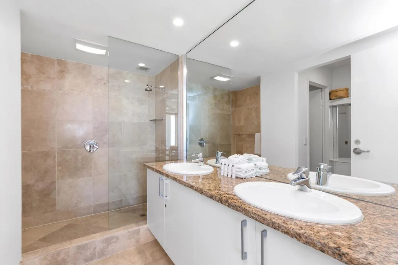 Noosa Crest Luxury Ocean View Apartment 32