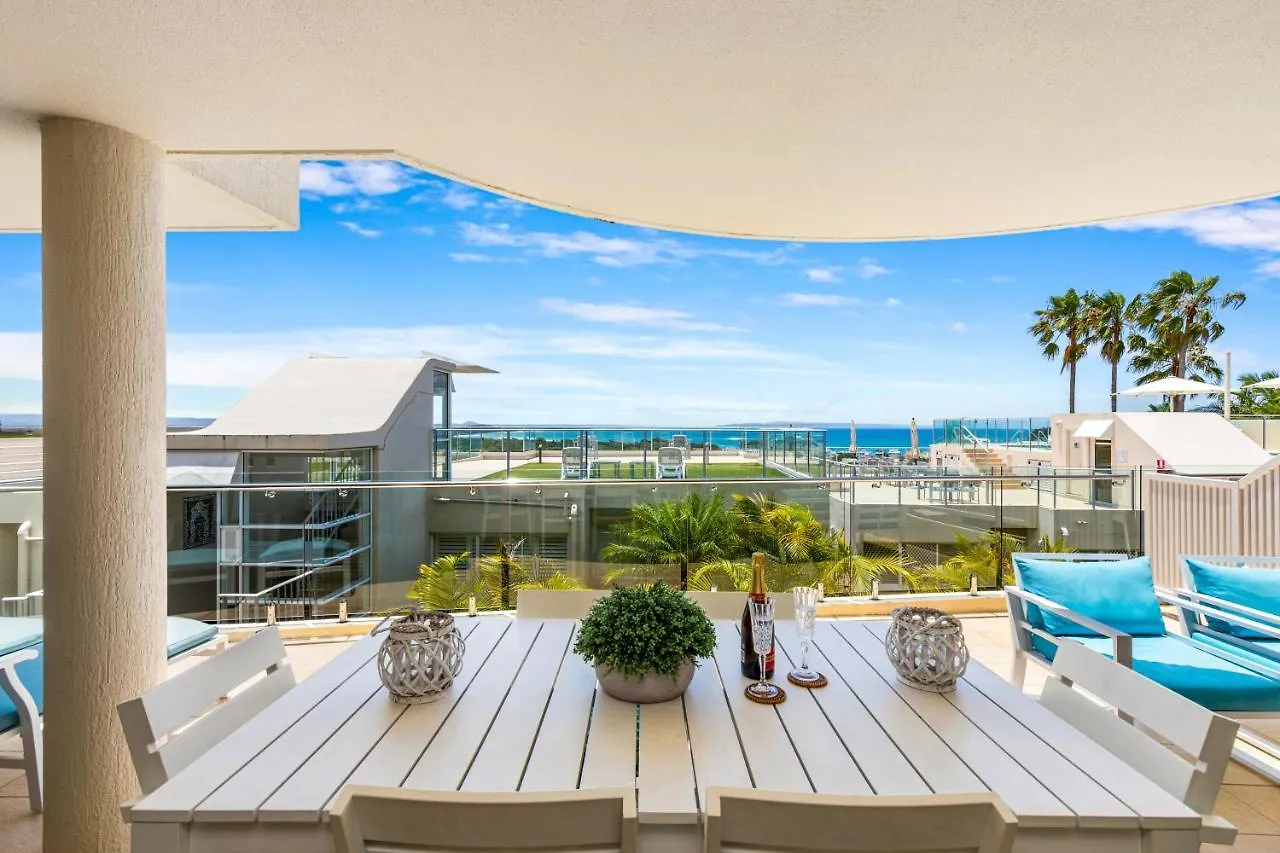 Noosa Crest Luxury Ocean View Apartment 32 0*, 누사